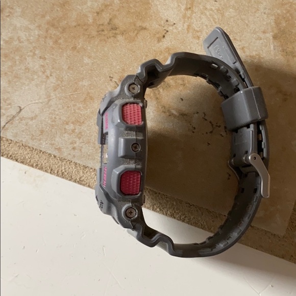 G-Shock gray watch - Picture 2 of 3